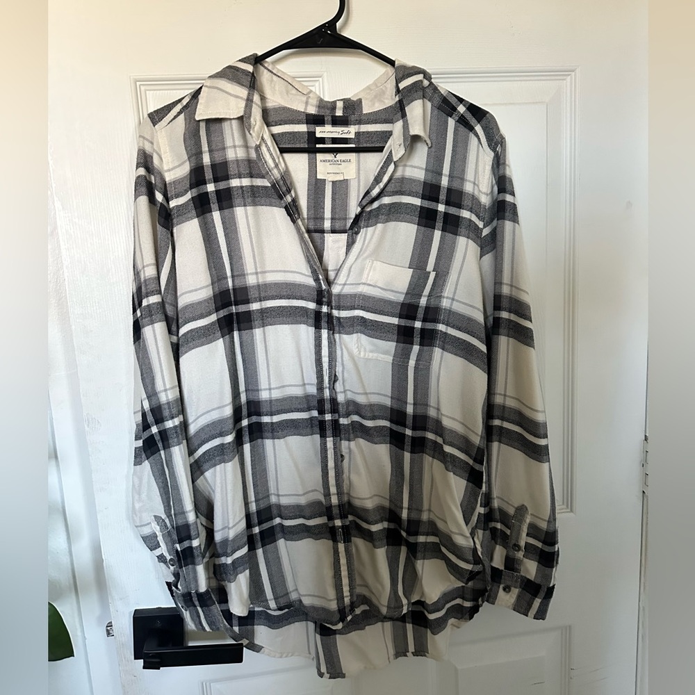American Eagle Outfitters Black and White Flannel